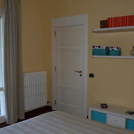 Sleeps 9 Pool Air Con Wifi
