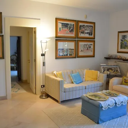Sleeps 9 Pool Air Con Wifi فيلة Lequile